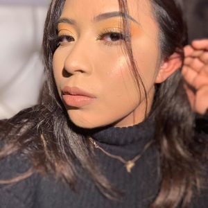 Meet your Posher, Daniela